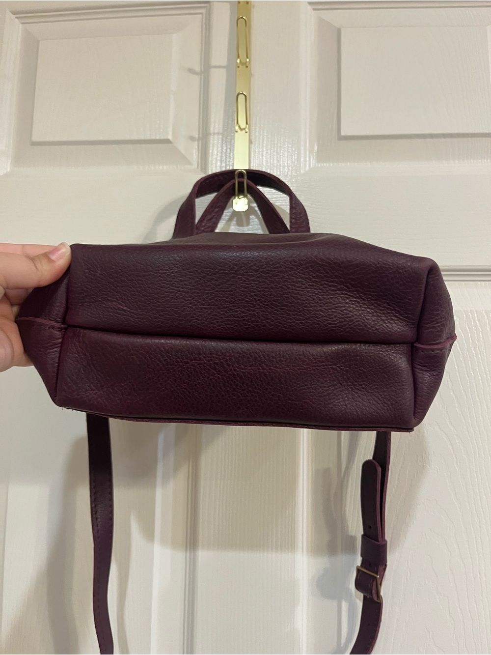 Portland Leather Goods Women's Crossbody Bag in Plum - Picture 4 of 5